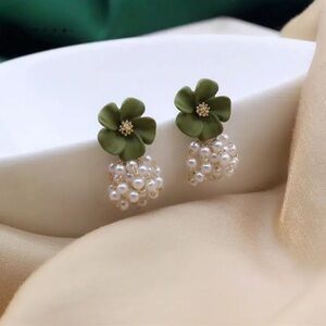 Green Floral Stud Earrings with Faux Pearl Cluster Dangle BWT